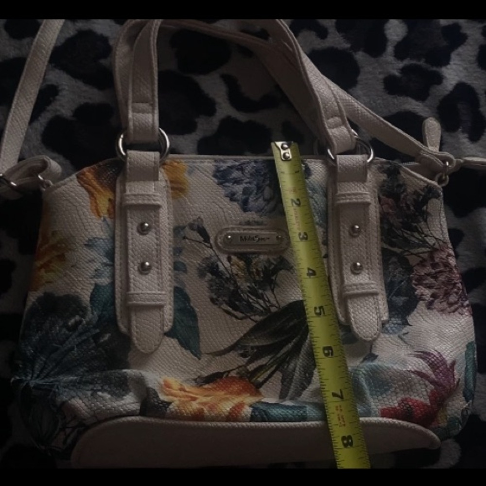 Multisac Purse W/ Flower Pattern - image 7